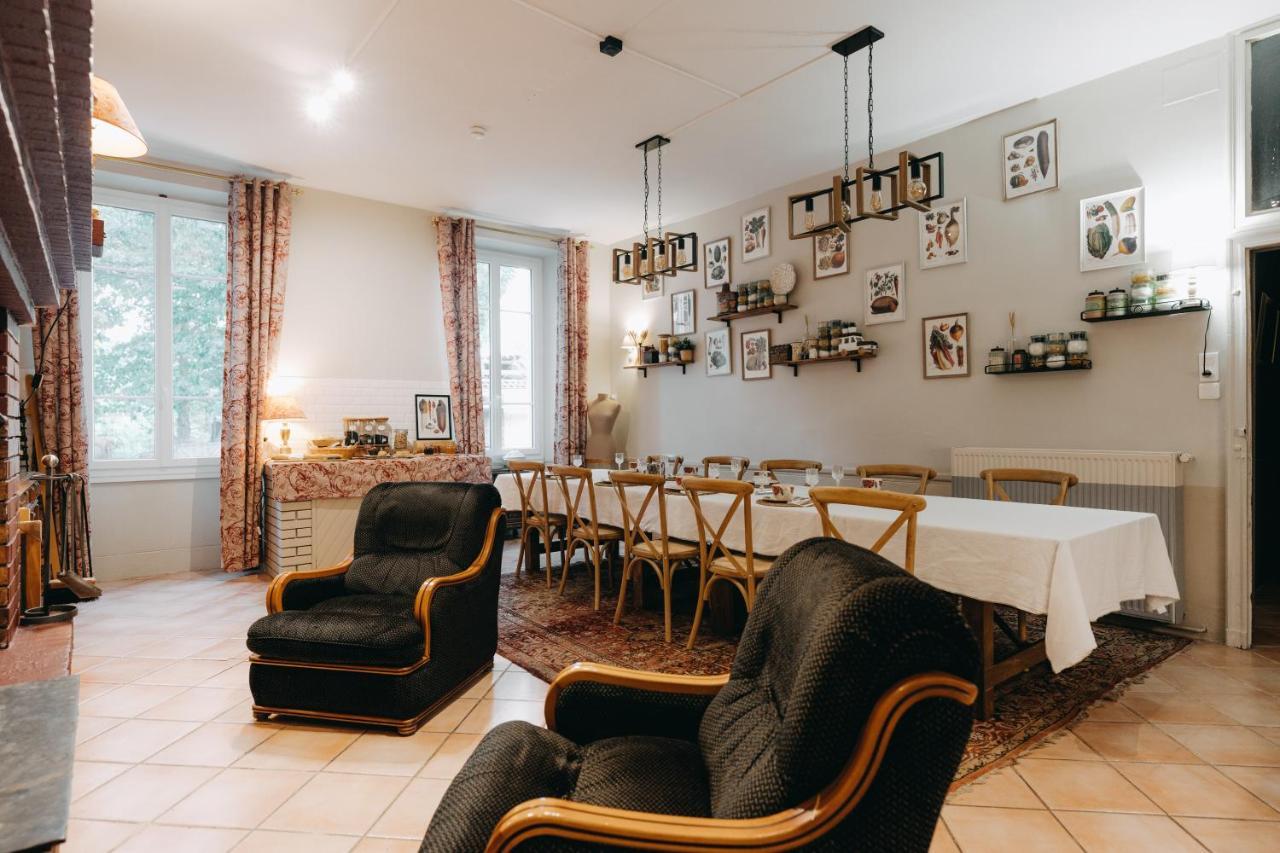 B&B Le Domaine Des Marcoujans Saint-Elix-le-Chateau Exterior foto